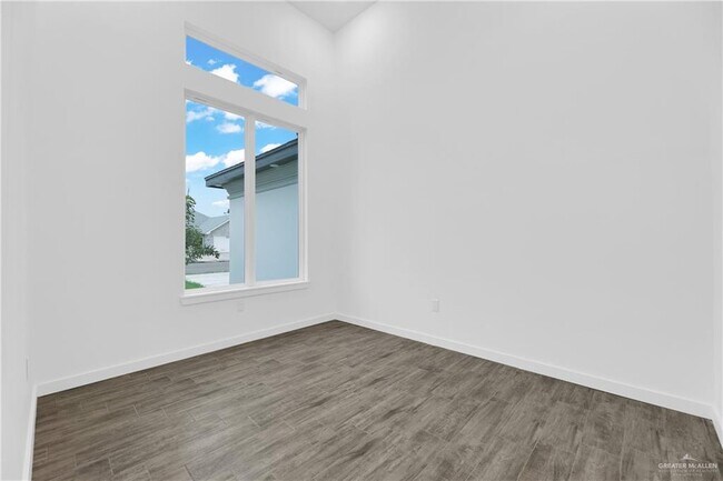 Foto del edificio - 1416 N Lookout Dr