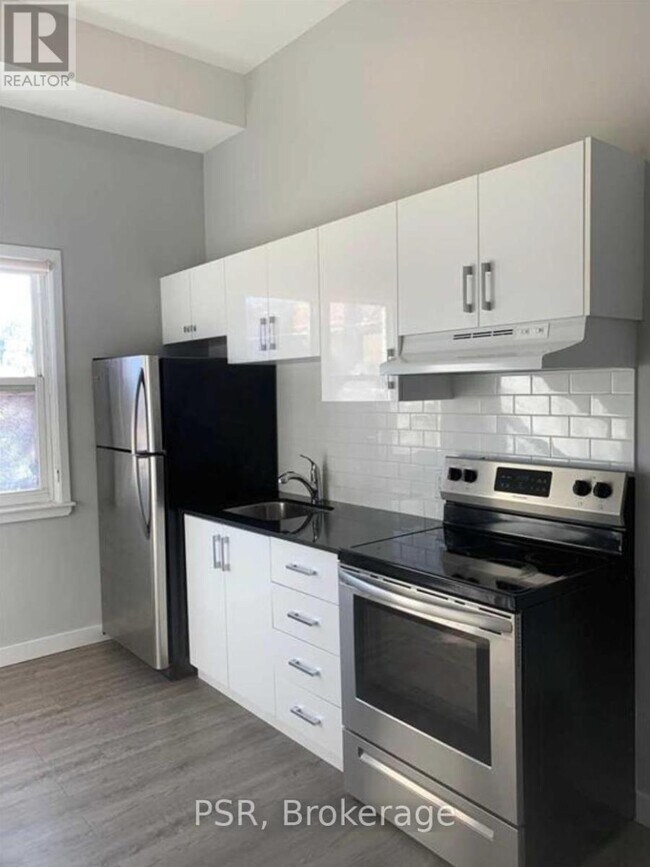 Building Photo - 205 Gerrard St E