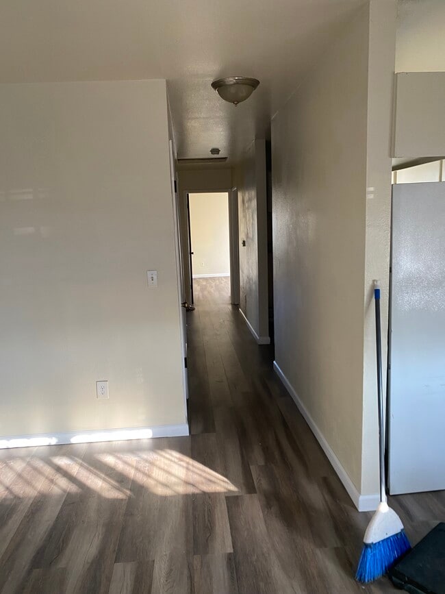 Foto del edificio - 11752 Slater St