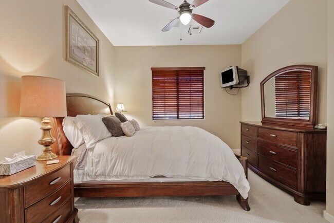 Foto del edificio - For Rent | 2 Bed | 2 Bath | Desert Dawn Condo in Toscano Villas