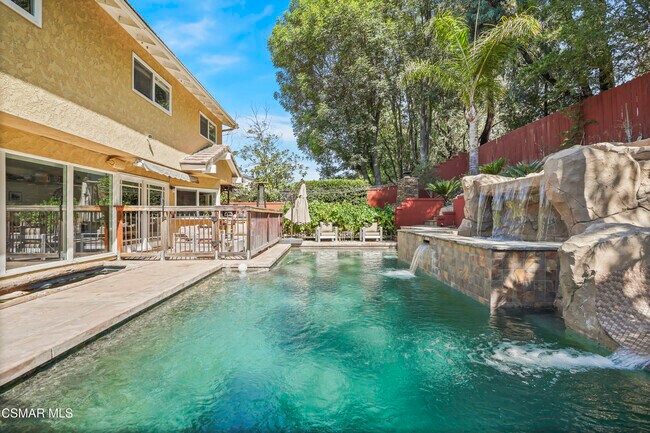 Foto del edificio - 2355 Stormcroft Ct