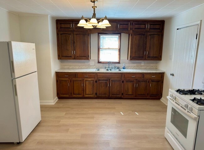 Building Photo - 206 W Conron Ave