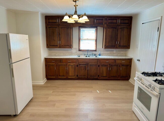 Foto del edificio - 206 W Conron Ave