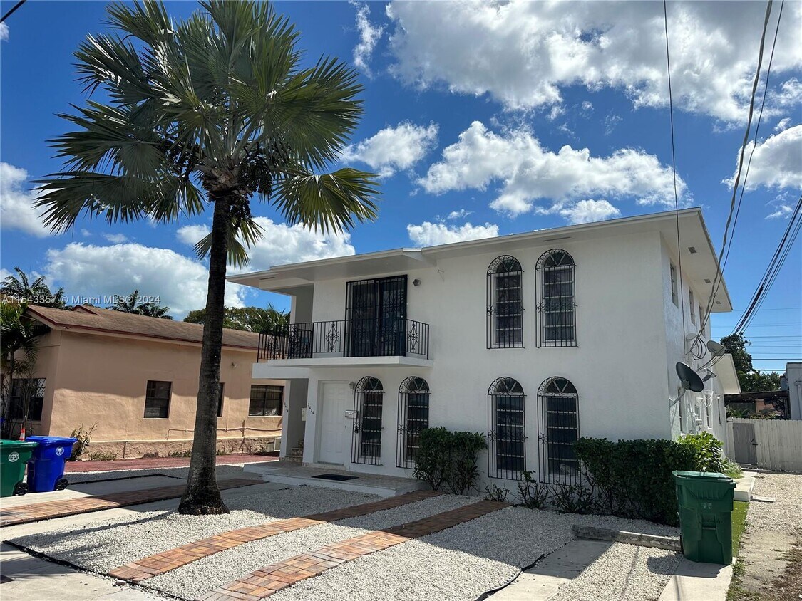 Foto del edificio - 3636 SW 6th St