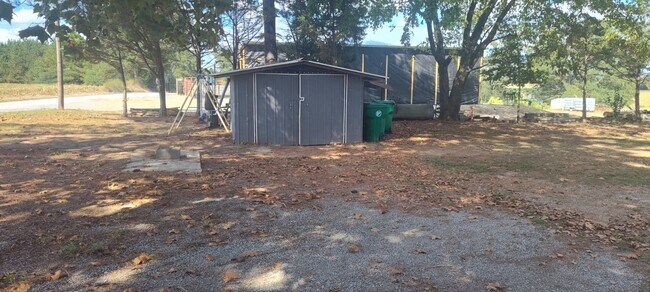 Foto del edificio - Beautiful corner country lot with lots of ...
