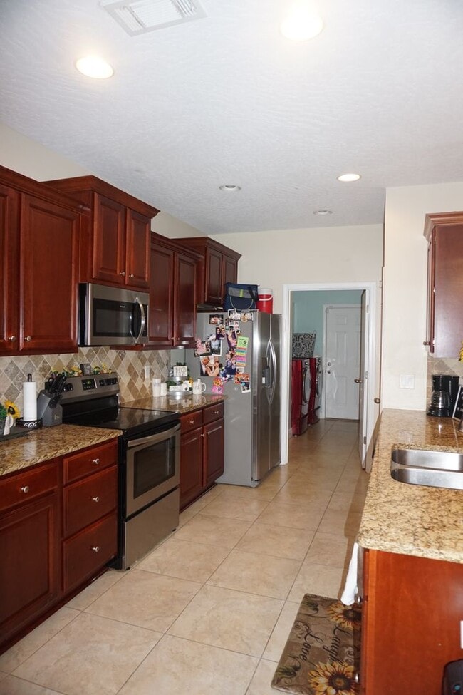 Foto del edificio - 4 Bedroom Rental in Duggan Pond!