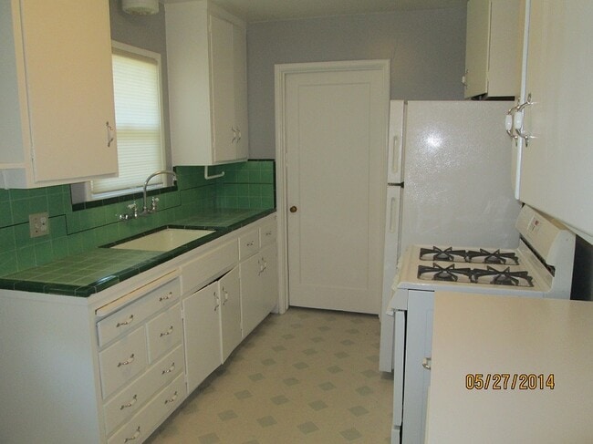 Foto del edificio - Lovely and Cozy 1 Bedroom Unit with a Garage!