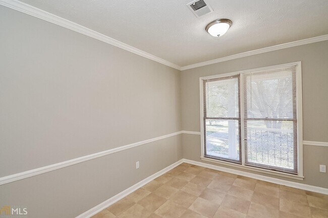 Building Photo - 7065 Rivertown Rd