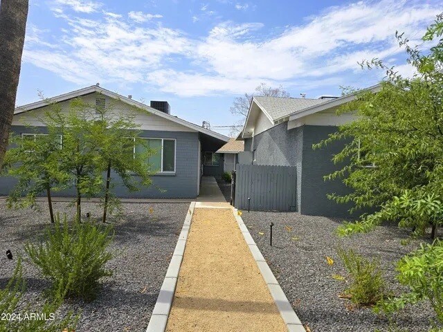 Foto principal - 1825 E Harvard St