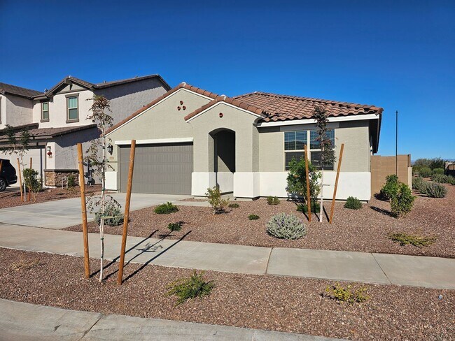 Building Photo - Stunning views