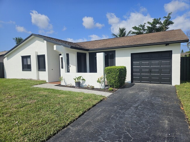 Building Photo - 22687 SW 53rd Ave
