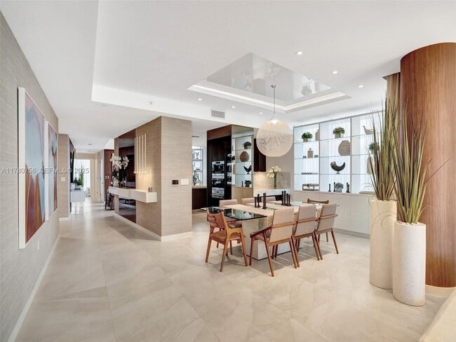 Building Photo - 2200 N Ocean Blvd