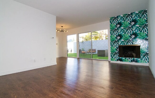 Foto del edificio - 3666 Greenfield Ave