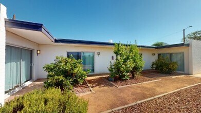 Building Photo - 1714 E Ocotillo Rd