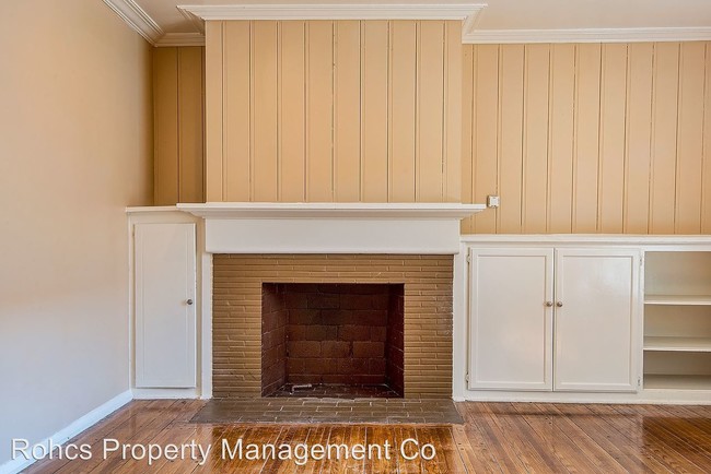 Building Photo - 1627 N Normandie Ave