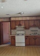 Building Photo - 347 Watson Rd