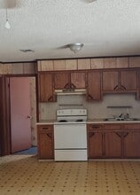 Building Photo - 347 Watson Rd