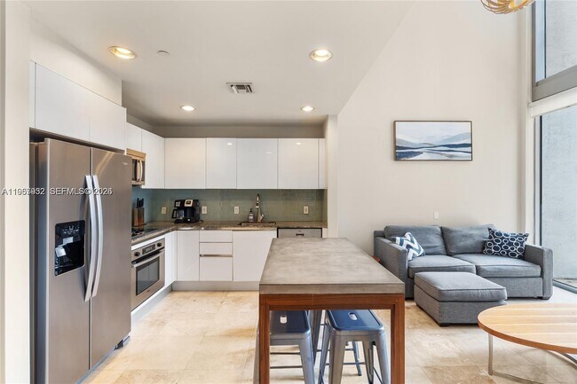 Building Photo - 1050 Brickell Ave