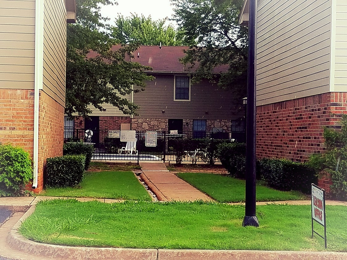 101 Crestland Dr, Norman, OK 73071 Townhome Rentals in Norman OK