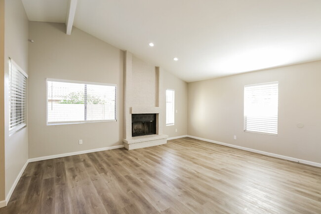 Building Photo - 2228 E Flossmoor Ave