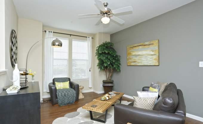 Foto principal - 1 bedroom in Houston TX 77059