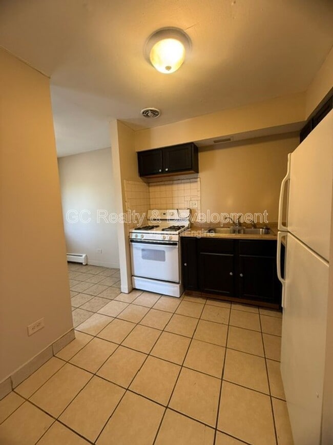 Building Photo - 808 College Blvd