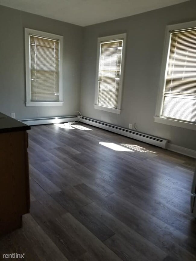 Building Photo - 1 br, 1 bath House - 36 Oak St Apt 2F
