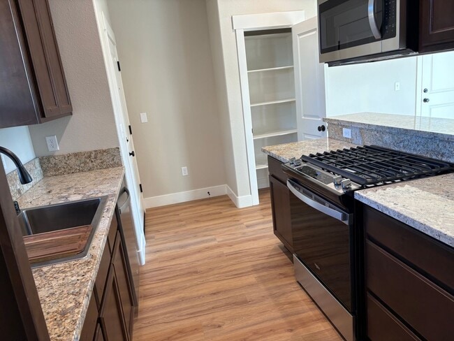 Foto del edificio - 1930 Golf Rd