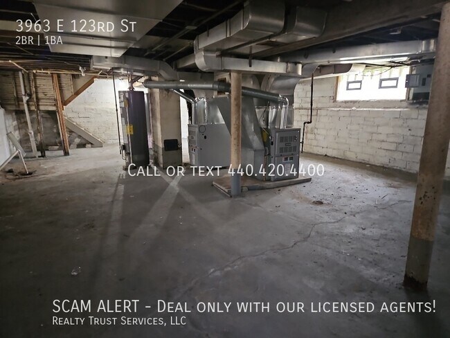Building Photo - 3963 E 123rd St