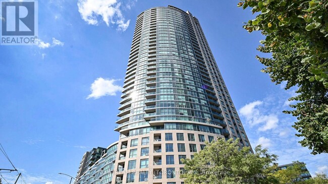 Building Photo - 219 Fort York Blvd