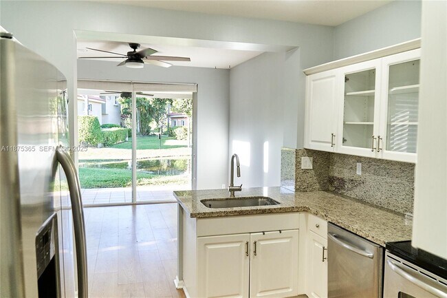 Foto del edificio - 12625 NW 56th St