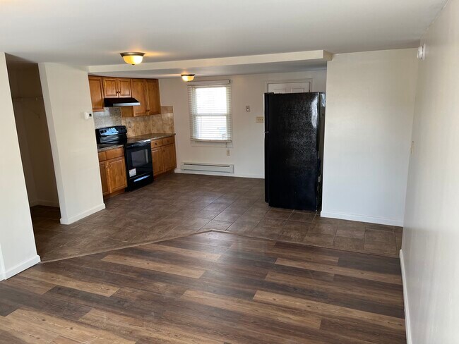 Building Photo - 805 Rhoads Alley