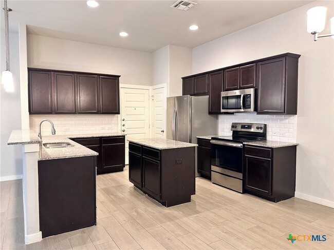 Building Photo - 2227 Avery Village