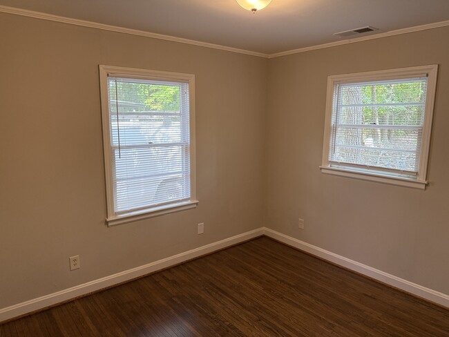 Foto del edificio - 3818 Winfield Dr