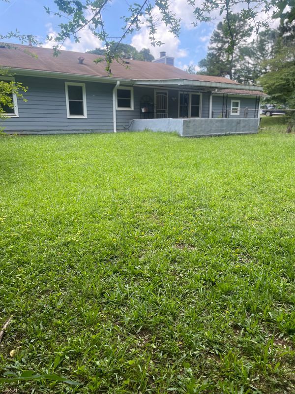 Building Photo - 512 Greenview Ave SE