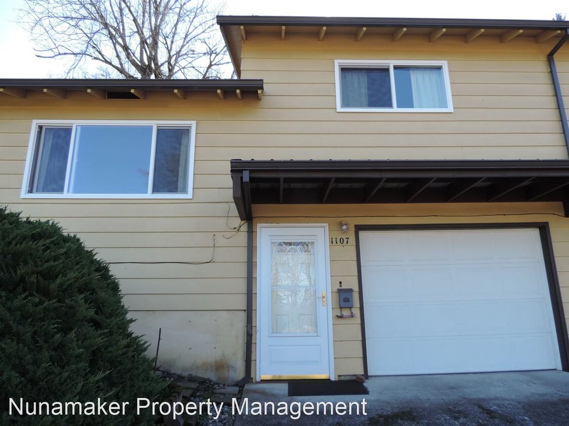 Primary Photo - 2 br, 1 bath Apartment - 1107 Montello Ave.