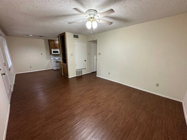 Building Photo - 1421 S 12th St