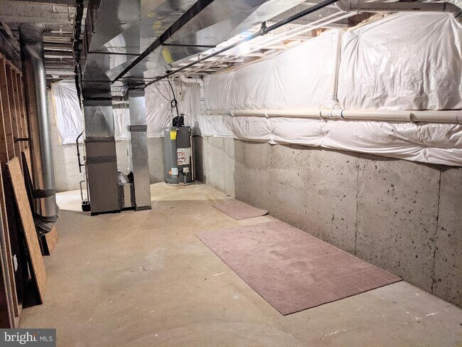 Building Photo - 301 Lexington Mews