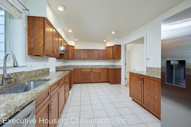 Foto del edificio - 5 br, 3 bath House - 8712 Ewing Drive