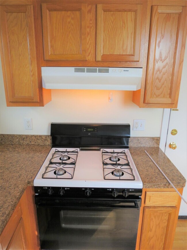 Foto del edificio - 64 Vinal Ave