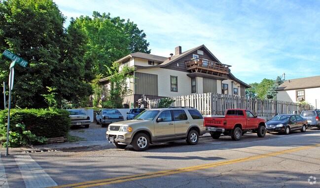 Building Photo - 207 Cunningham St
