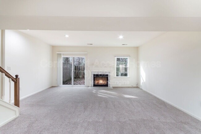 Foto del edificio - 6143 Summer Park Ln