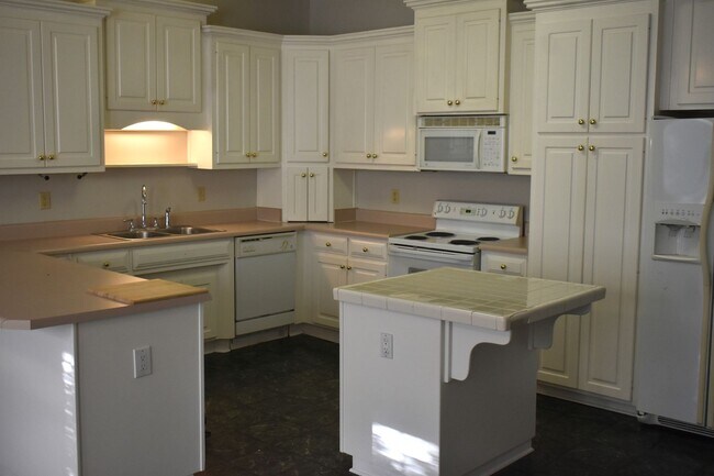 Foto del edificio - 135 N Ashley St