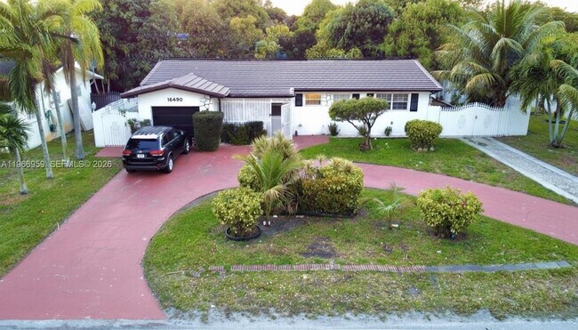 Foto del edificio - 16490 NE 2nd Ave