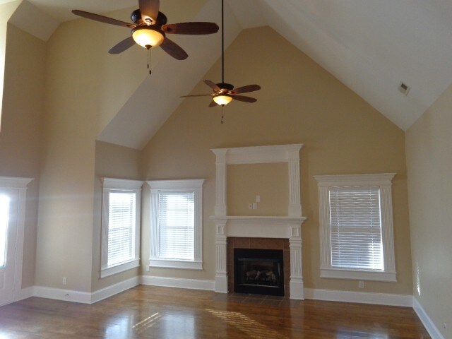 Building Photo - 1002 Spring Creek Drive