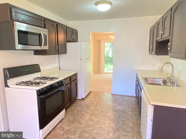 Foto del edificio - 7781 Ballston Dr