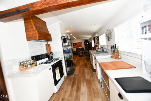 Building Photo - 721 Mission Dr