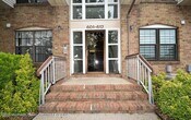Foto principal - 611 Hidden Village Dr