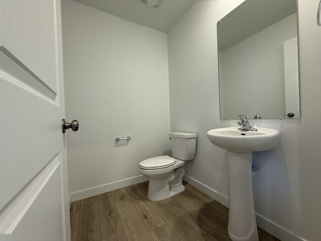 Foto del edificio - BRAND NEW Single Family Home