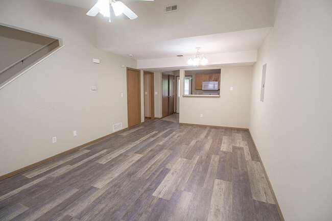 Building Photo - 1503 Greensboro Dr